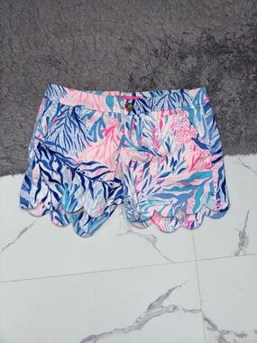 Lilly Pulitzer Buttercup Stretch Shorts!